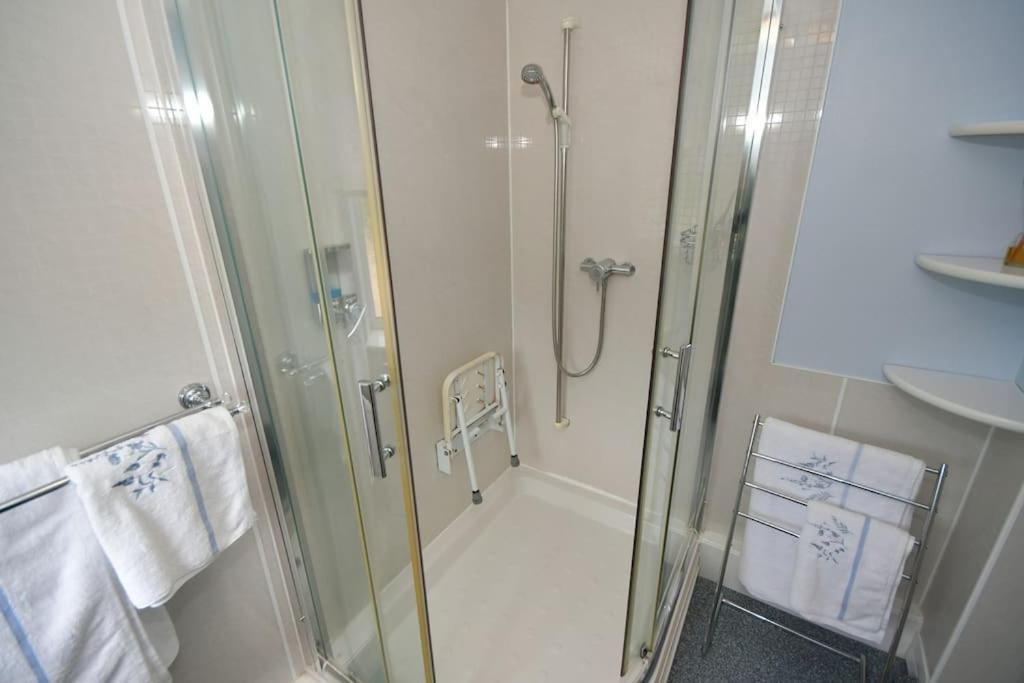 Little Hare Lodge - Spacious 2 Bedroom Attached Bungalow Woodhall Spa Exterior foto